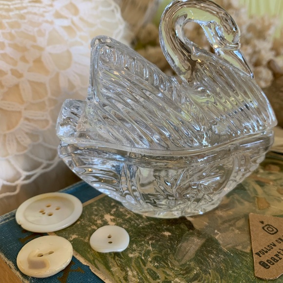 Vintage Crystal Swan Box 🦢 - Picture 6 of 13